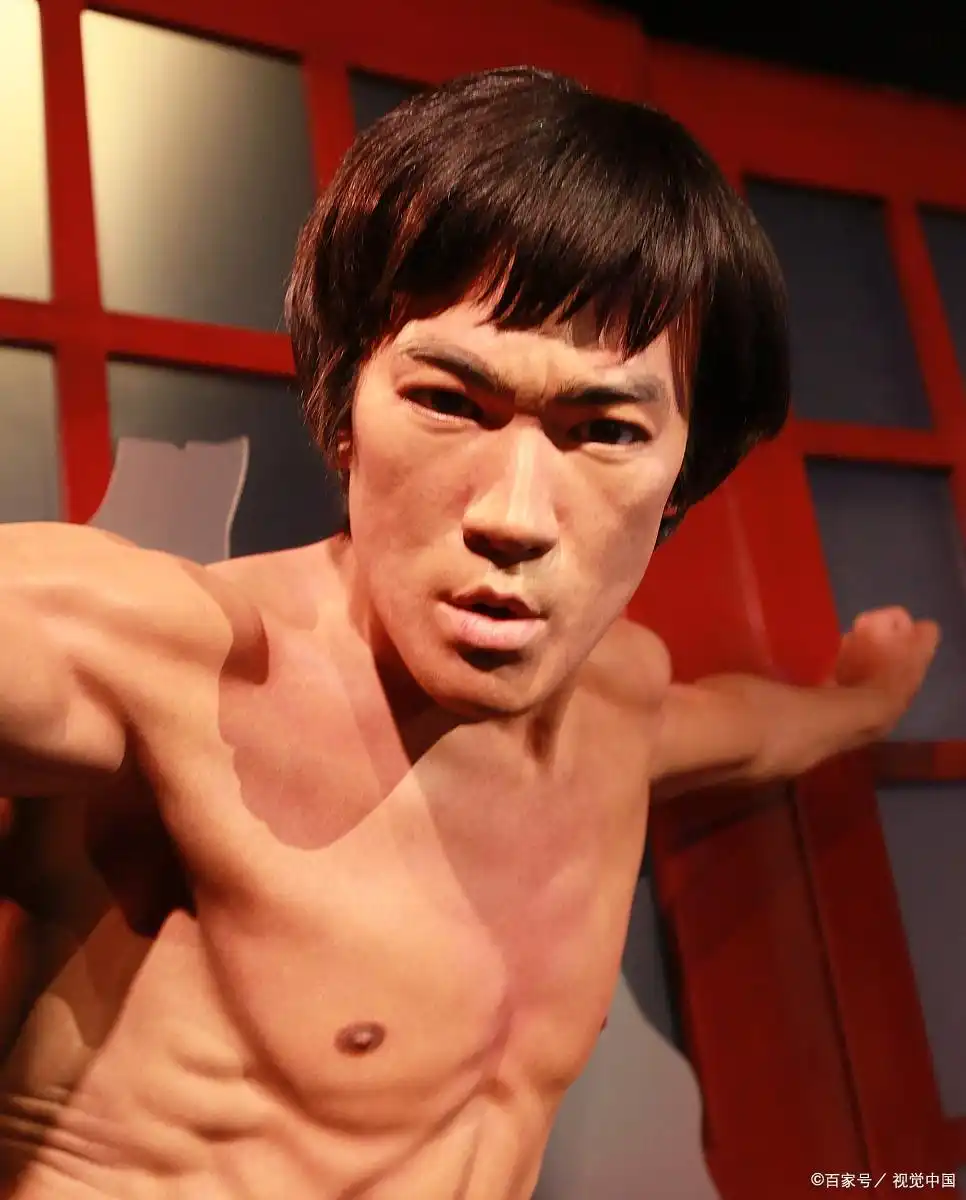 李小龙的个人风格与时尚影响_李小龙休闲装_李小龙造型
