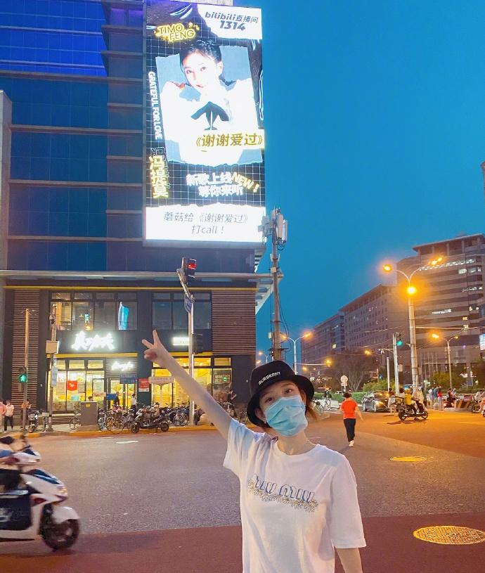 人心歌曲原唱_冯提莫的新歌引发话题，歌词深入人心_人心原唱