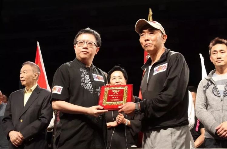 李小龙武术理念_李小龙的武术哲学思想_李小龙的影响下的武术比赛与体育精神
