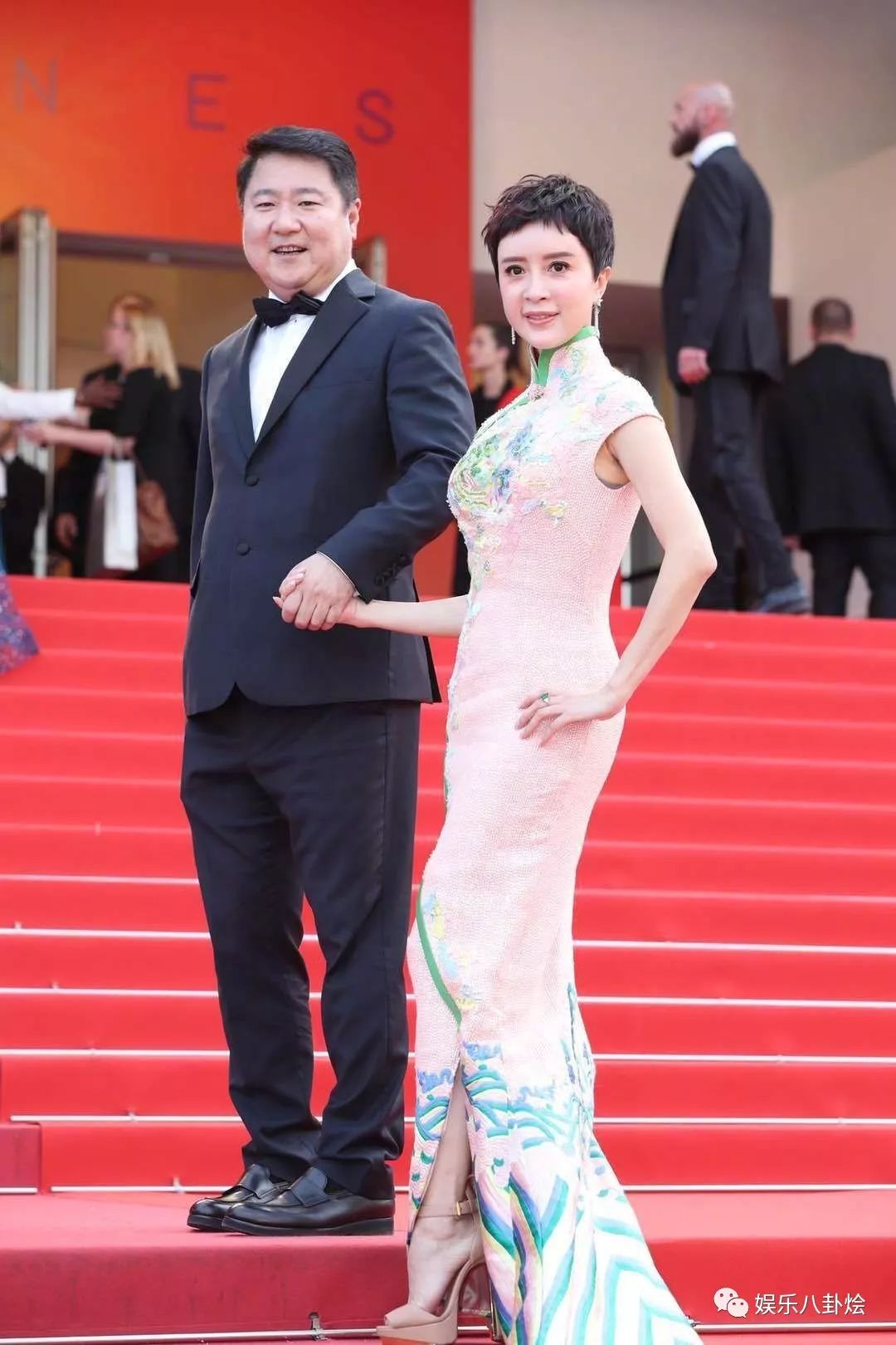 吴亦凡亮相上影节_赵薇亮相东京影节_金巧巧在电影节上的亮相