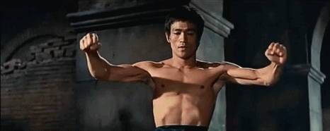李小龙的体能训练_李小龙练体能_李小龙的训练理念与身体素质