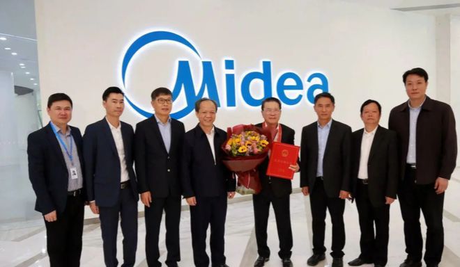 格力董事长董明珠被停职，格力电器的解读与行业观察反响_格力集团董明珠股份_格力集团董事长董明珠的历程