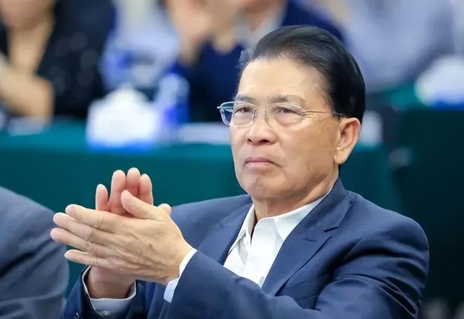格力董事长董明珠被停职，格力电器的解读与行业观察反响_格力集团董明珠股份_格力集团董事长董明珠的历程