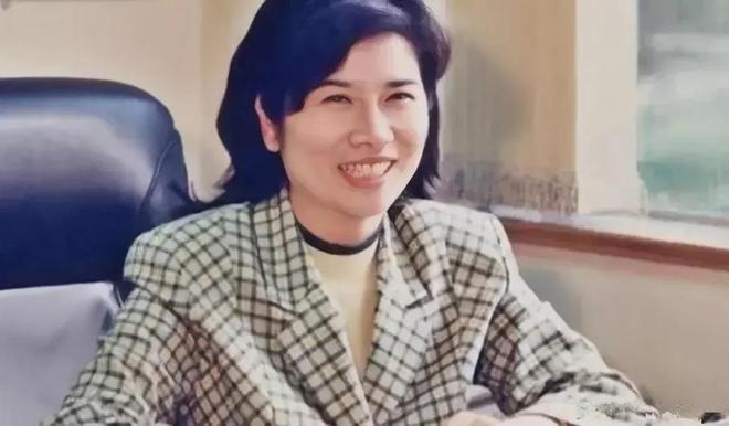 格力集团董事长董明珠的历程_格力集团董明珠股份_格力董事长董明珠被停职，格力电器的解读与行业观察反响