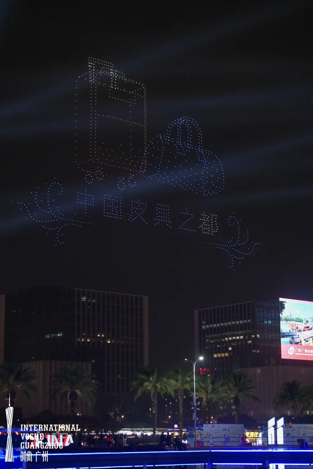 夜空无人机表演_打造一个无人机表演的完美夜晚_无人舞台
