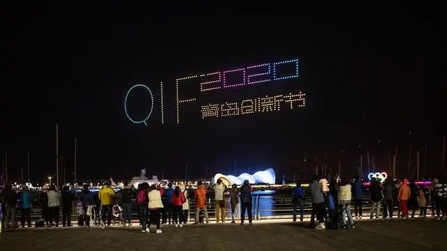 打造一个无人机表演的完美夜晚_夜空无人机表演_无人夜间剧场