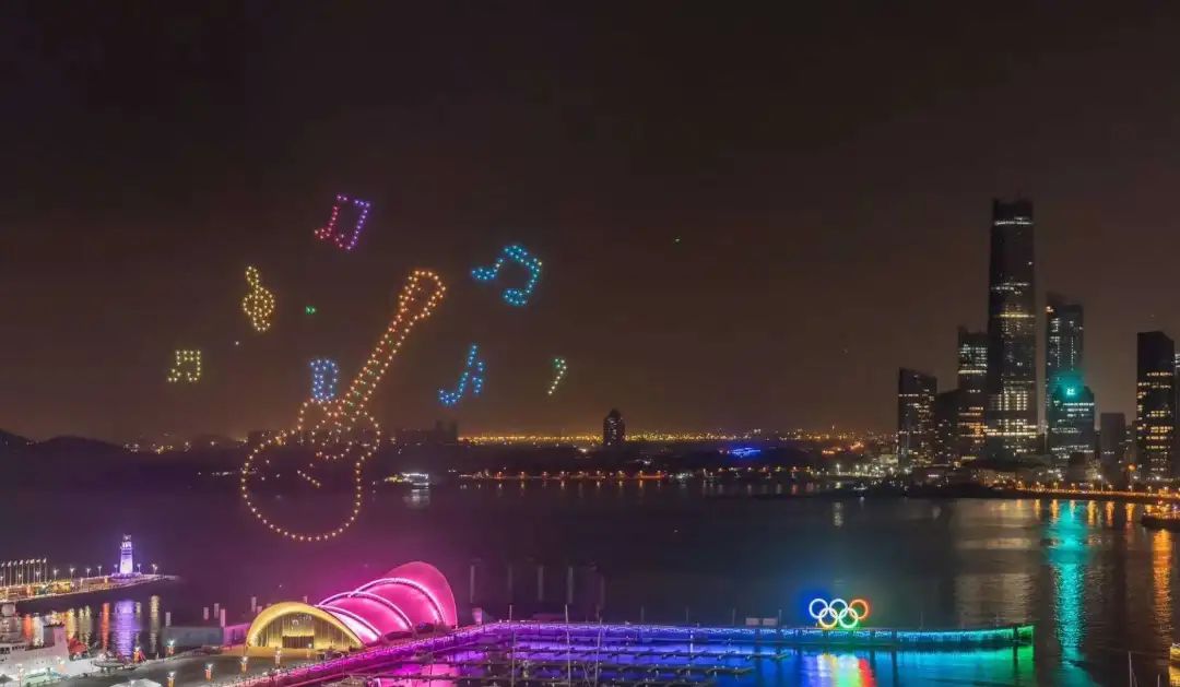 夜空无人机表演_无人夜间剧场_打造一个无人机表演的完美夜晚