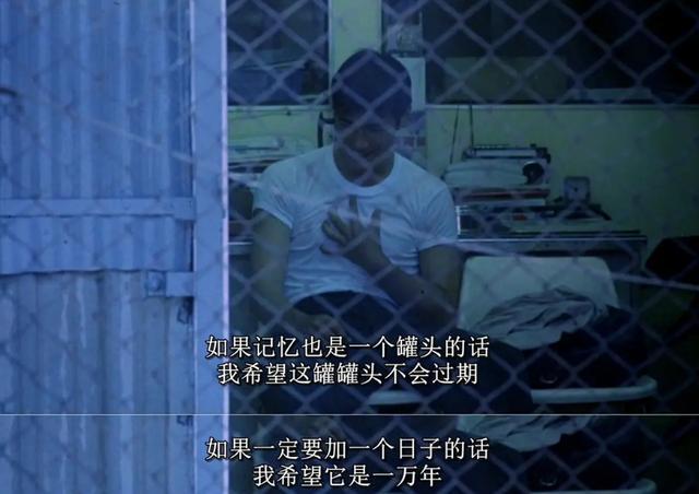 周润发英雄本色经典图片_周润发 - 以《赌神》、《英雄本色》而闻名，华语电影界的传奇人物。_周润发拍英雄本色前的境遇