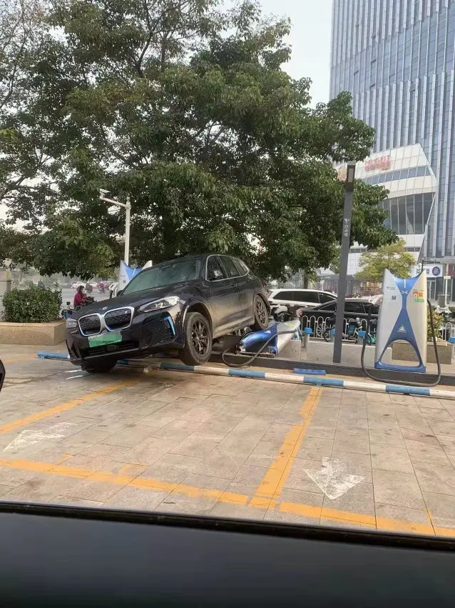 沃尔沃买保险贵吗_如何选择适合的沃尔沃汽车保险？_沃尔沃车辆保险一般多少钱