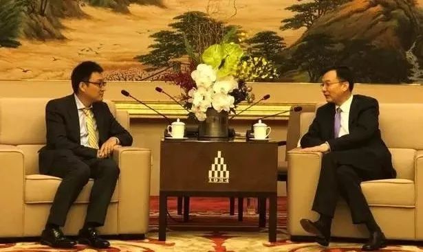 黄峥与互联网新经济的探索_黄峥与互联网新经济的探索_黄峥与互联网新经济的探索
