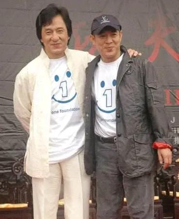 成龙的动作_成龙明星动作比较好的电影_成龙与其他动作明星的比较