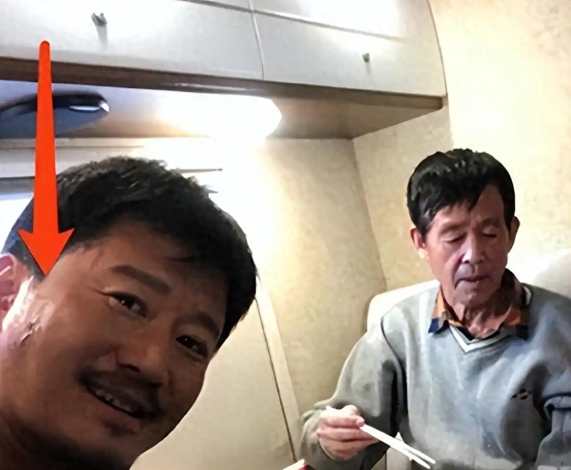 吴京家庭成员_背景吴京家族经历成长的电影_吴京的成长经历与家族背景