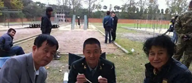 背景吴京家族经历成长的电影_吴京的成长经历与家族背景_吴京家庭成员