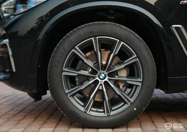 宝马新科技_宝马科技感车_安全科技与豪华体验：宝马的完美结合