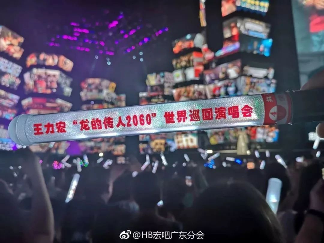 周杰伦怀旧歌曲_周杰伦的经典演出回顾，令人怀念_周杰伦怀旧