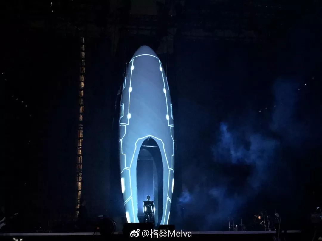 周杰伦的经典演出回顾，令人怀念_周杰伦怀旧_周杰伦怀旧歌曲