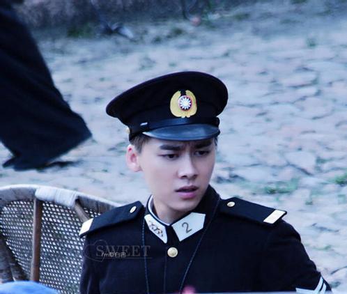 继《麻雀》之后，李易峰再演谍战剧《隐秘而伟大》，女主颇受争议