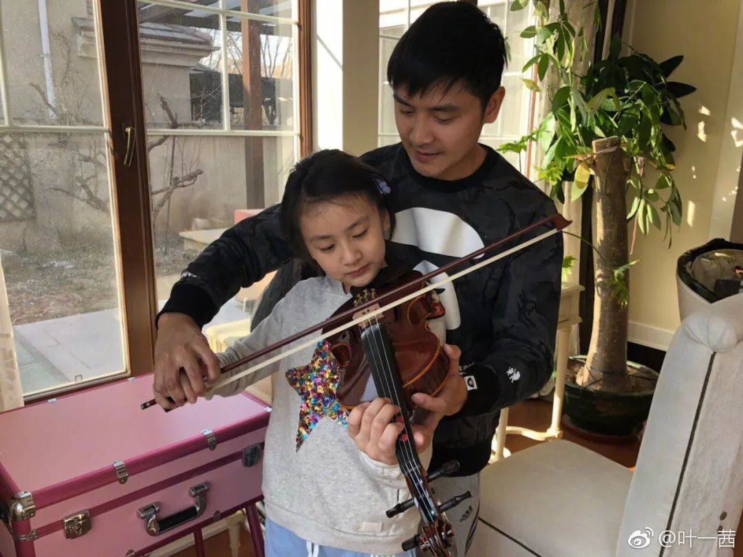 黄磊_黄磊老婆_黄磊几个小孩