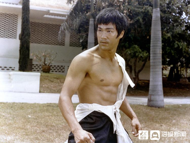 李小龙电影中的反派_李小龙的电影作品与社会反响_反映李小龙的电影