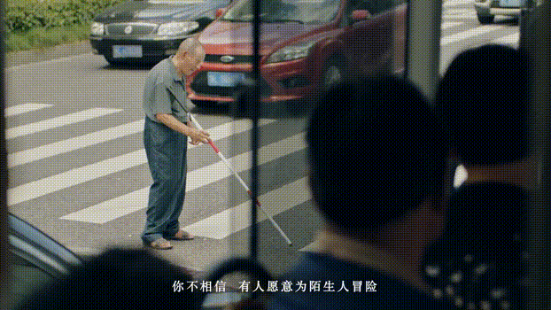 张杰感人歌曲_张杰的情感故事在短片中真实再现，温暖感人_张杰感动