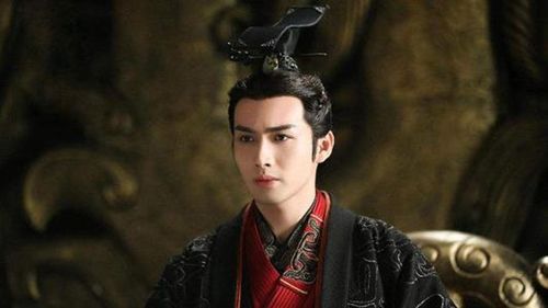 秦朝李斯变法_李斯如何影响秦朝的法治_李斯在秦朝的作用
