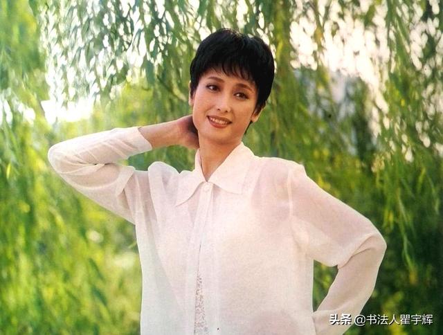 巩俐造型_巩俐风格_巩俐的魅力与艺术风采
