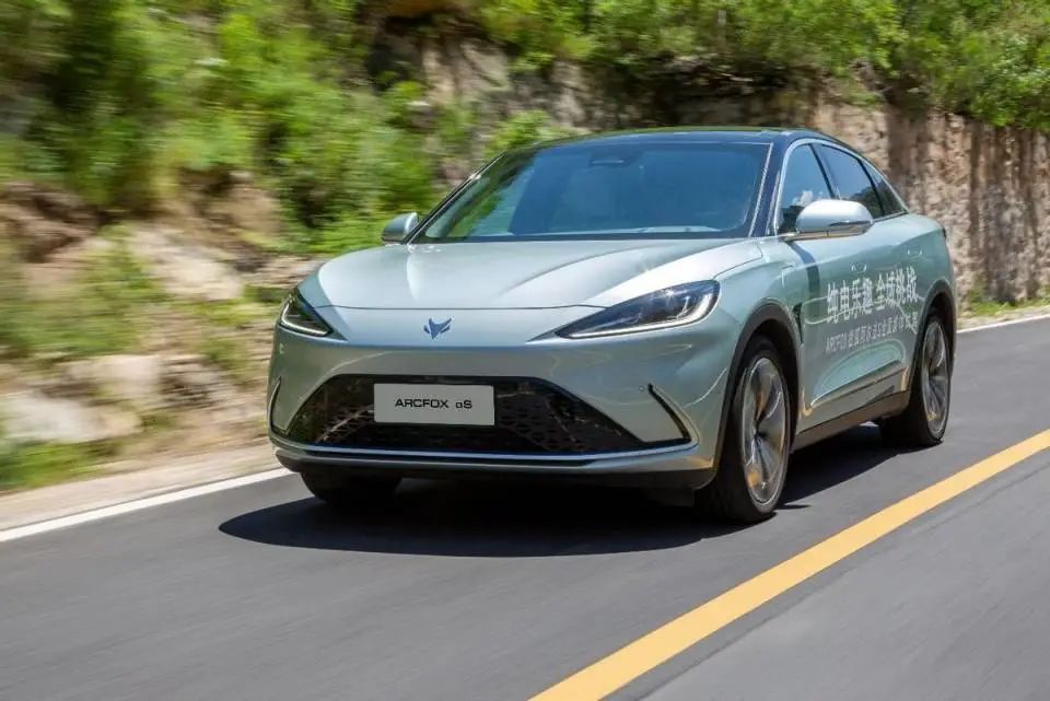 小米汽车车型_续航新标杆：小米汽车SU7 Max测评_小米汽车suv