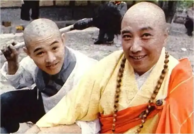 李连杰武术大赛得到领导接见_武术李连杰推广中国功夫视频_李连杰与中国武术的推广