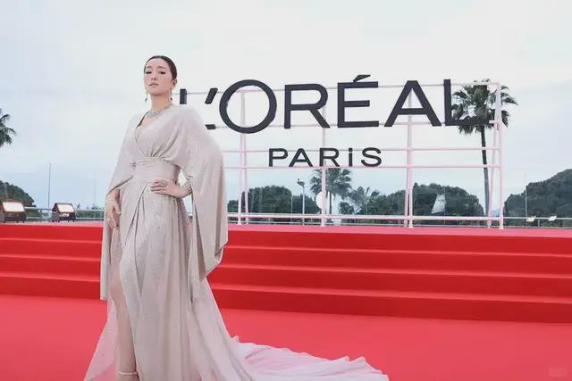 巩俐的时尚风格与红毯造型_巩俐红毯图片_巩俐戛纳红毯造型