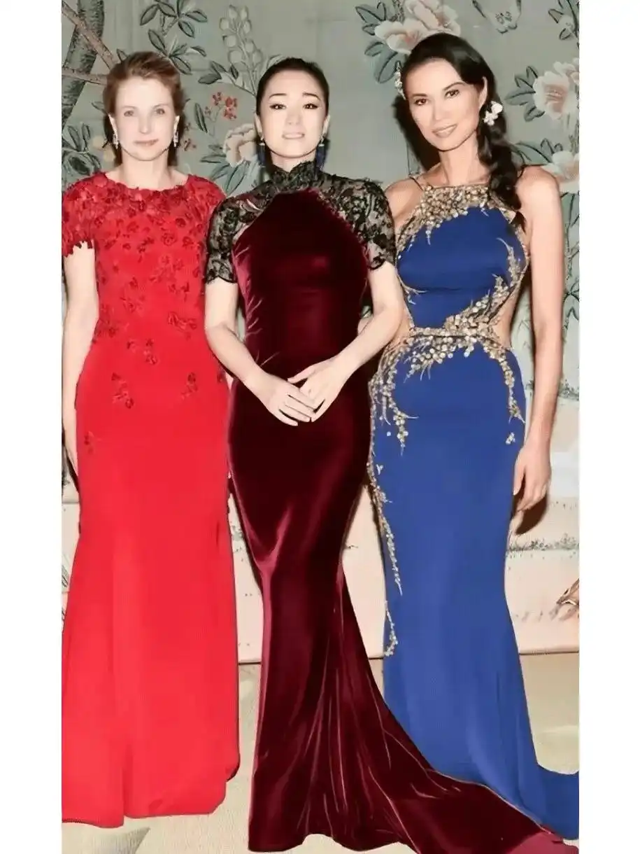 巩俐走红毯服装_巩俐戛纳红毯造型_巩俐的时尚风格与红毯造型